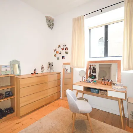 Modern 2 Bedroom Flat In Converted Church Bristol