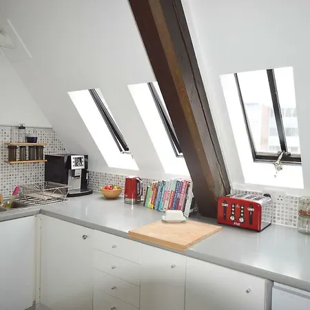 Modern 2 Bedroom Flat In Converted Church Apartamento Bristol