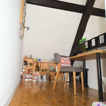 Modern 2 Bedroom Flat In Converted Church *