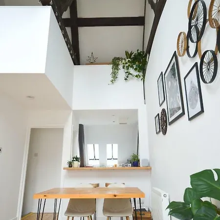 Apartamento Modern 2 Bedroom Flat In Converted Church *